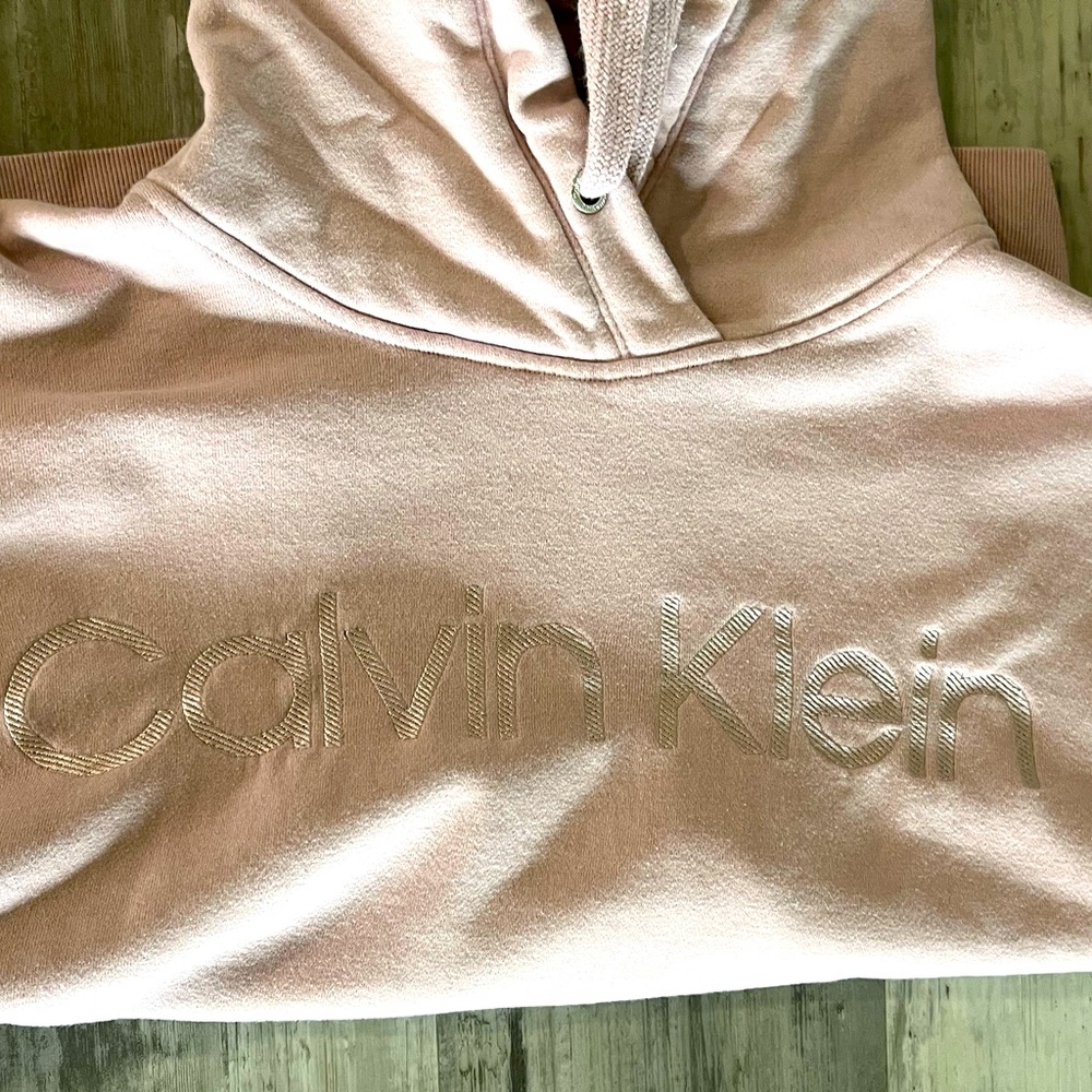 Calvin Klein sweatshirt | light pink | hoodie